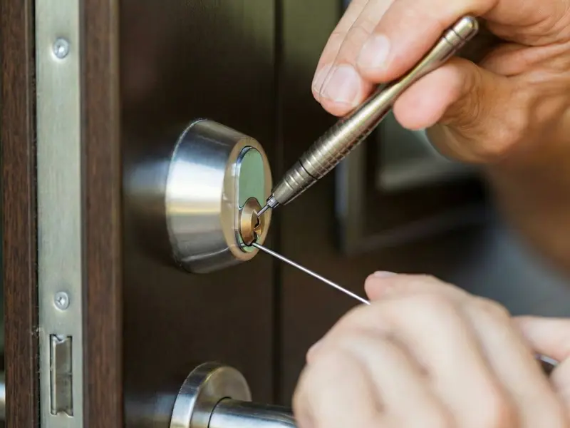 Chaveiro residencial em Itaquaquecetuba – abertura de porta e troca de fechadura