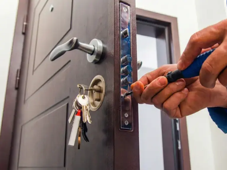 Porta blindada em Itaquaquecetuba – instalação e manutenção